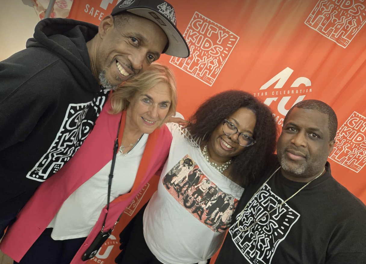 Laurie Meadoff with CityKids alumni — 40th Anniversary